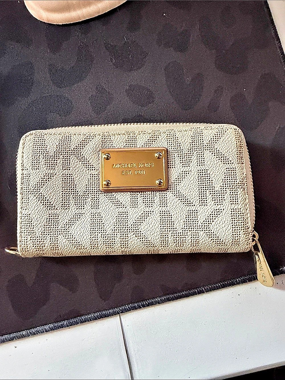 Michael Kors Small Logo and Leather Wallet Beige & Brown